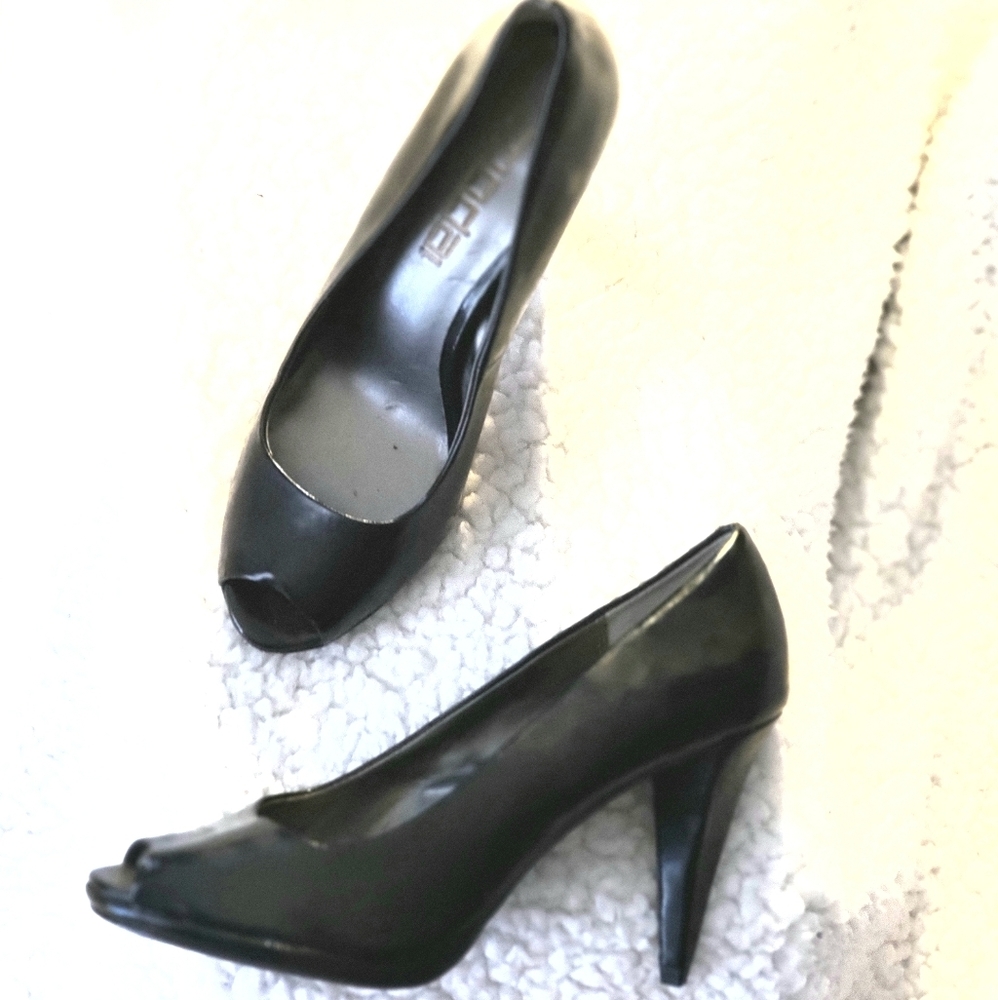 Moda Spana peep toe 3" pump
